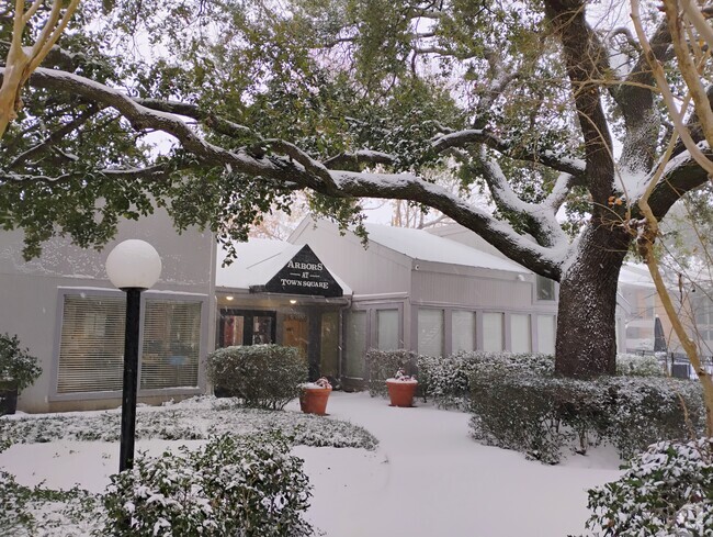 Back view Office - Arbors at Town Square Rental