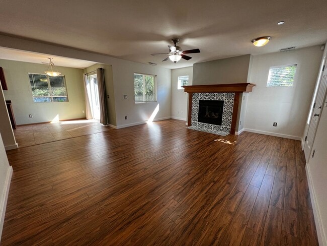 Photo - 3 Bedroom 2.5 Bath DuPont Home for Rent