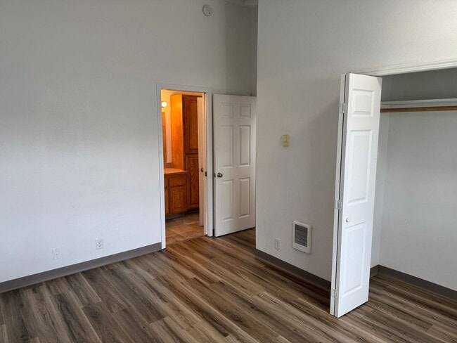 Photo - 359 S 58th St Unidad A