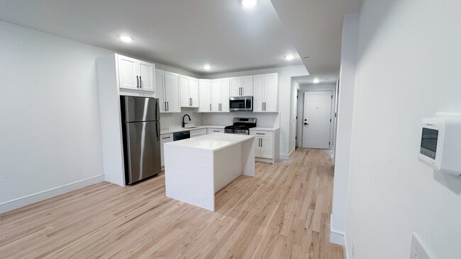 Kitchen - 325 Union Blvd