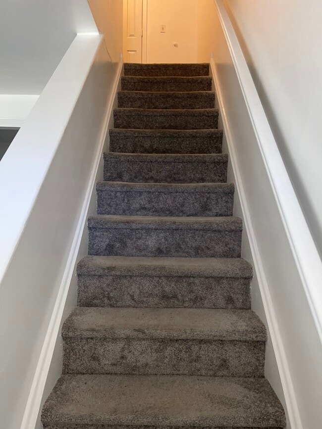 Photo - 147 Holmes St