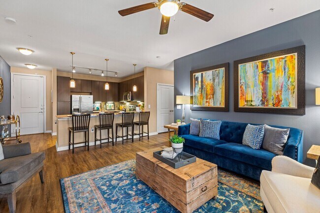 Building Photo - This One Comes With Perks Unit TASTC3