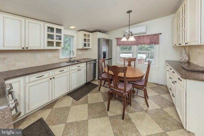 Photo - 416 Raritan Ave