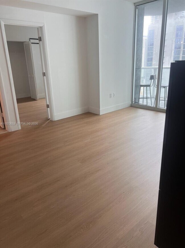 Photo - 253 NE 2nd St Unidad 2701