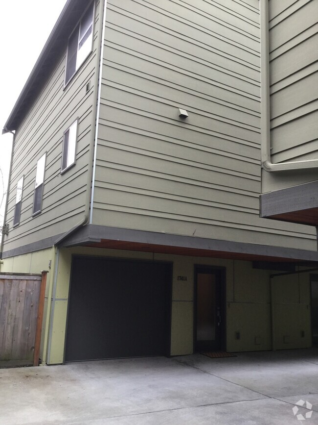 Building Photo - Convenient 3 beds, 2.5 bath in Ballard Rental