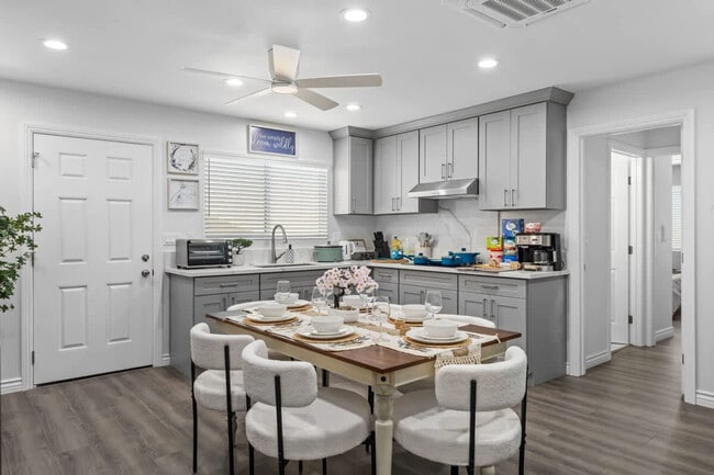 Photo - 10983 Parkdale Ave Unit ID1465001P