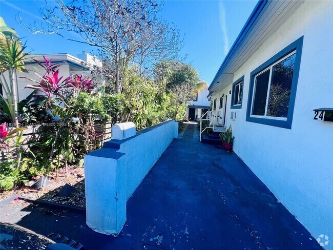 Building Photo - 22 NE 51st St Unit A Rental