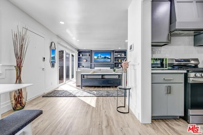 Photo - 5254 Canoga Ave