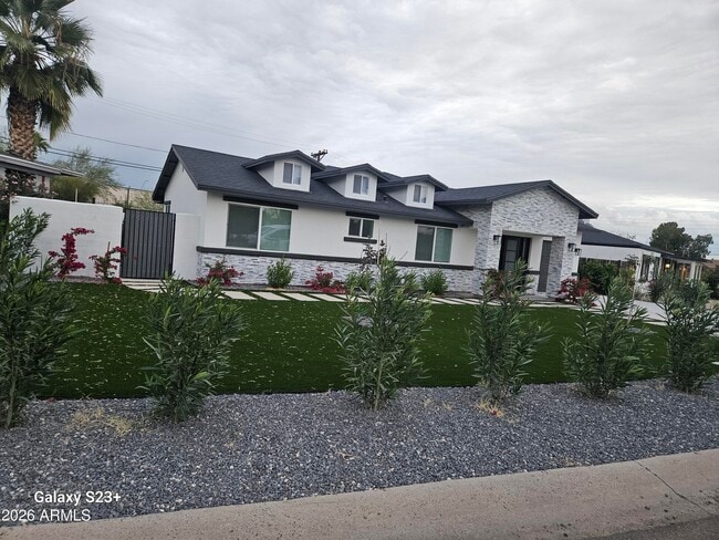 Building Photo - 2817 N 71st Pl