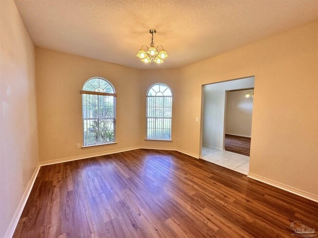 1432 Roebling Tr
