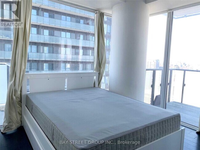 Photo - 1080 Bay St. Unité 4008