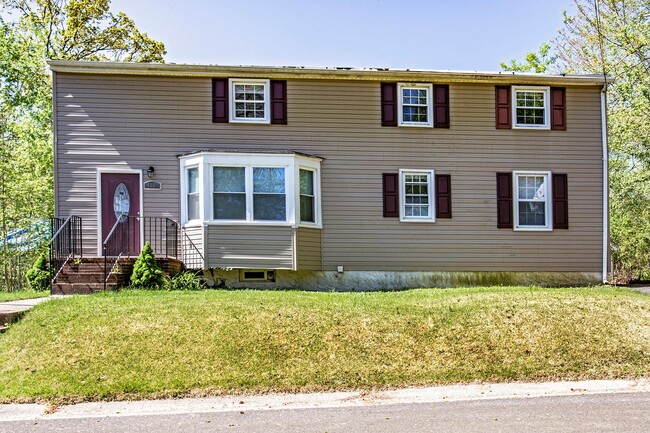 Gwinhurst - Fully updated 4 bedroom, 2 bat... - Gwinhurst - Fully updated 4 bedroom, 2 bat... House