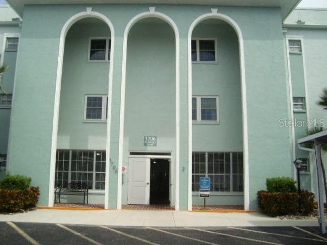Building Photo - 1706 Belleair Forest Dr Unit 340 Rental