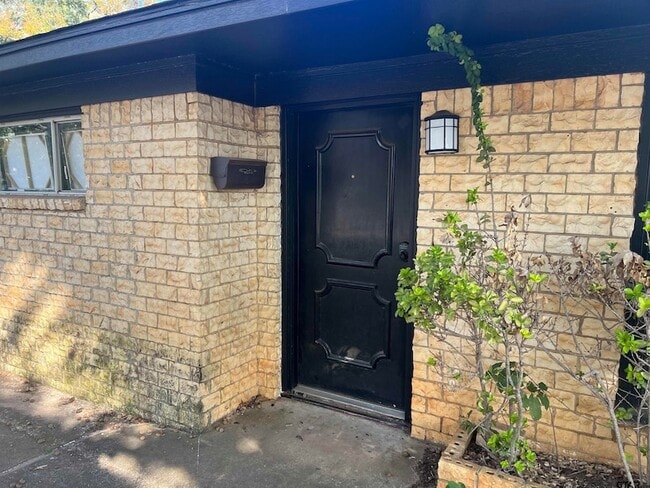 Photo - 1228 Carol Ln