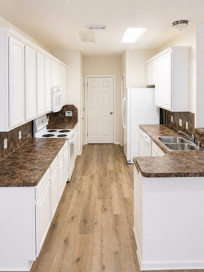 Photo - 203 N Burberry Park Cir