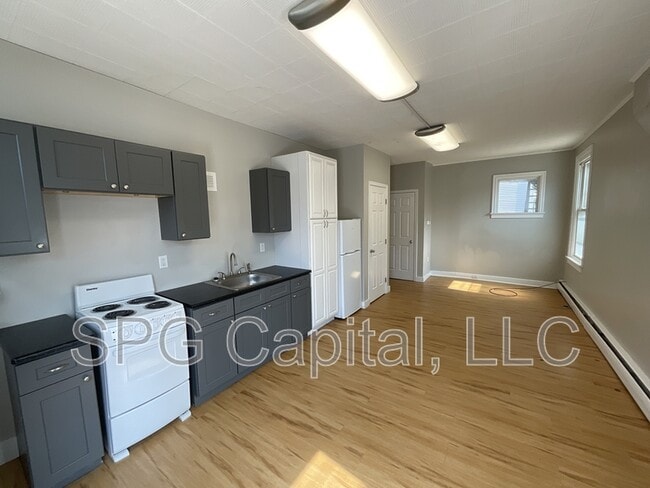 Photo - 201 W North St