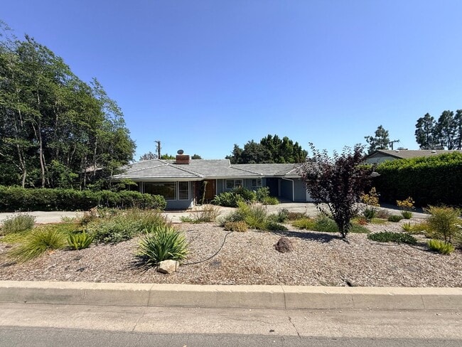 Building Photo - Beautiful 3bed 3bath, plus bonus room home in Highland Oaks neighborhood of Arcadia