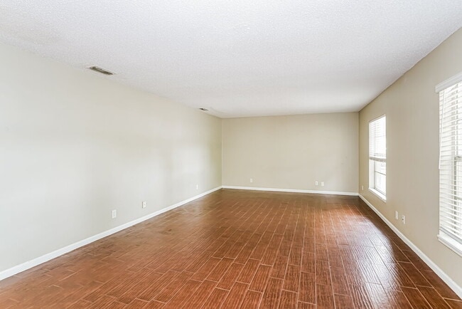 Photo - 3804 Hill N Dale Pl