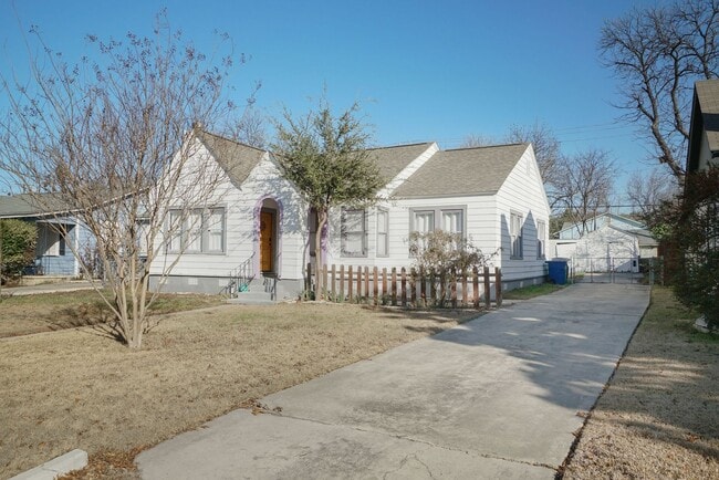 Photo - Charming 3-Bedroom Home for Rent in Jefferson Terrace!