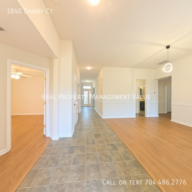 Photo - 1840 Danny Ct