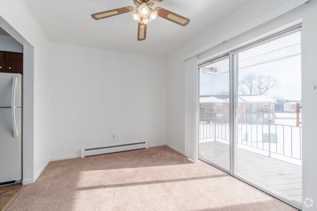 1BR, 1BA - 719SF - Dining Room - Sherwood Apartments