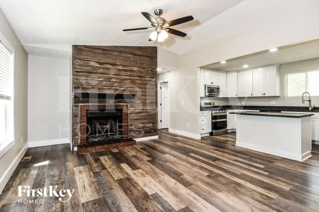 Photo - 595 School Rd