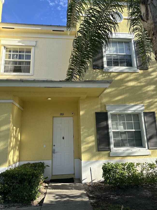 Photo - 10520 SW Stephanie Way Condominio Unidad 2201