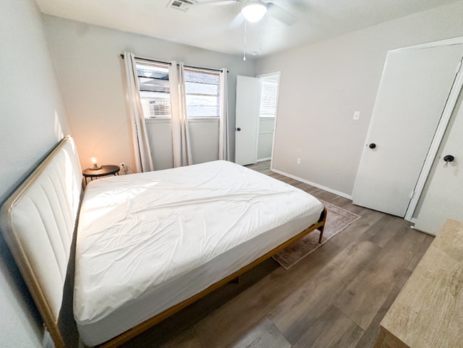 Photo - 6406 NW Arrowhead Dr