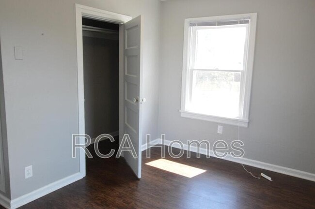 Photo - 528 1/2 E Raymond St.