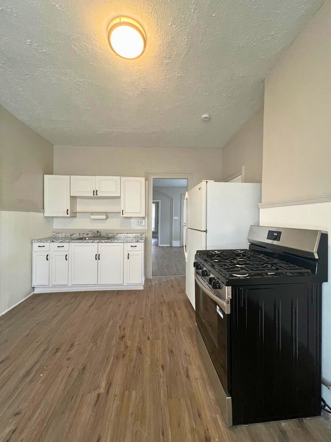 Photo - 836 E 156th St Unit Down