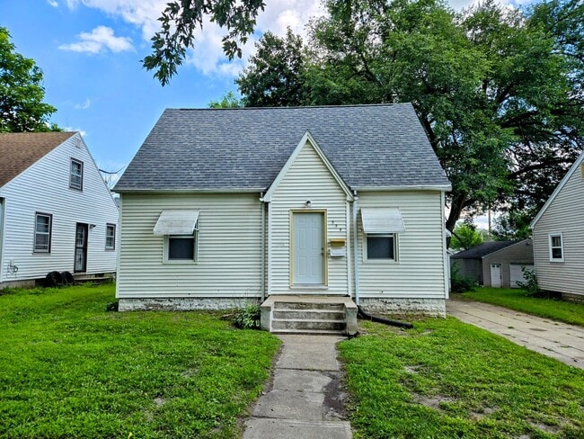 Building Photo - 534 Hope Ave Rental