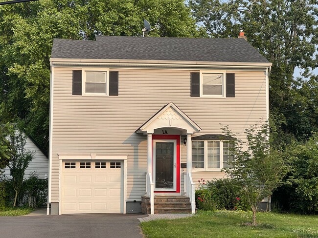 Building Photo - Highly desirable Cranford location Rental