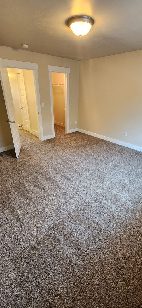 Beautiful End-Unit 4 Bedroom Townhome in S... - Beautiful End-Unit 4 Bedroom Townhome in S...