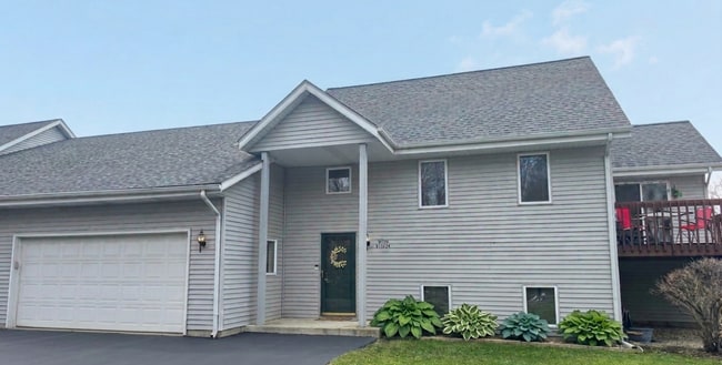 Building Photo - W162N11659 Park Ave