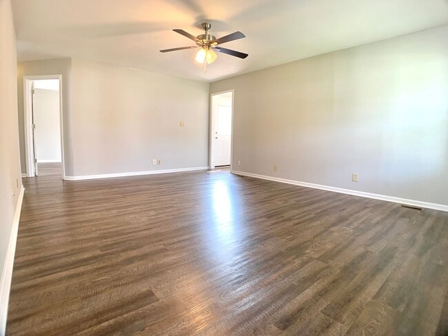 Photo - 355 Broadmore Dr