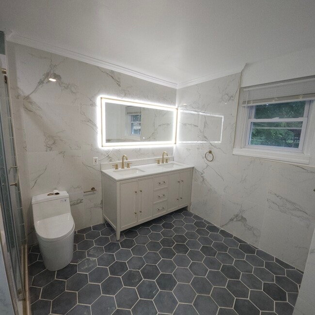 Photo - 214 Hermitage St