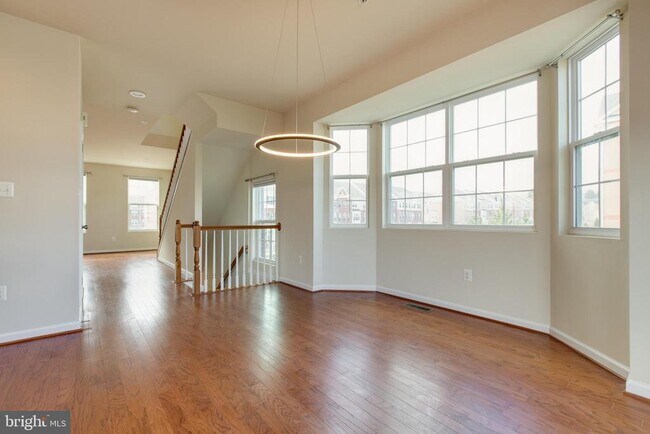 Photo - 7920 Blue Stream Dr