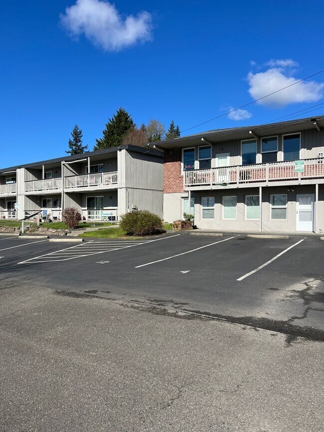 Building Photo - Fully Renovated 2-Bedroom in Stanwood Unit 4