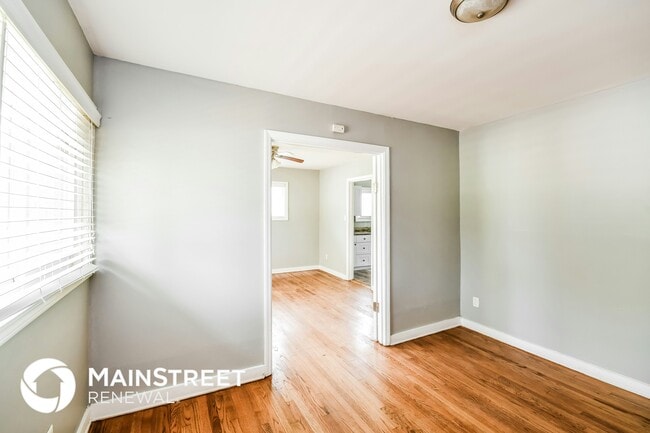 Photo - 1017 50th St S