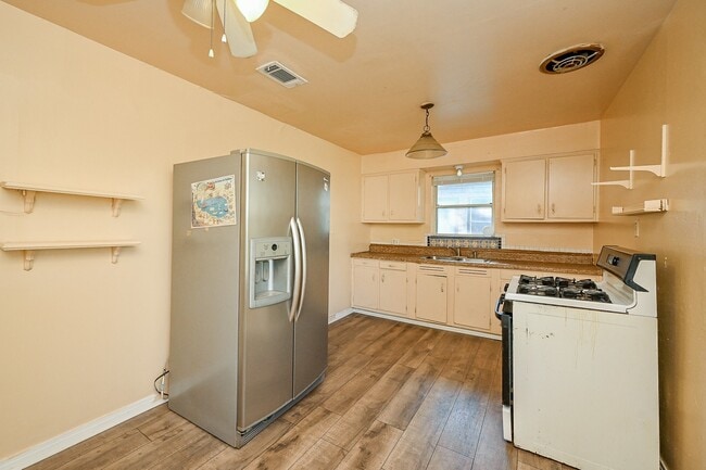 Photo - 10302 Woodwind Dr