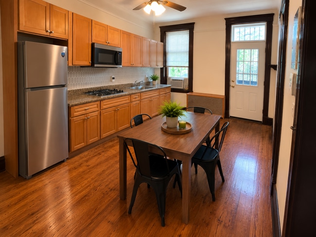 Kitchen Furnished - 439 37th St