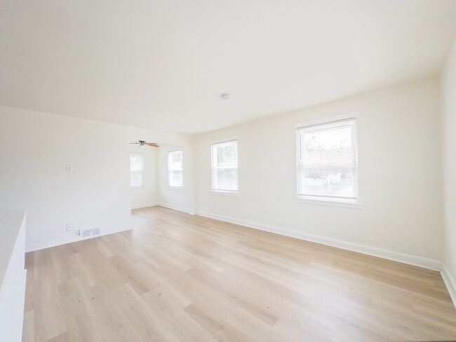 Building Photo - Cedar Knoll