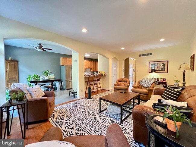 Photo - 668 Greycliffe Ln