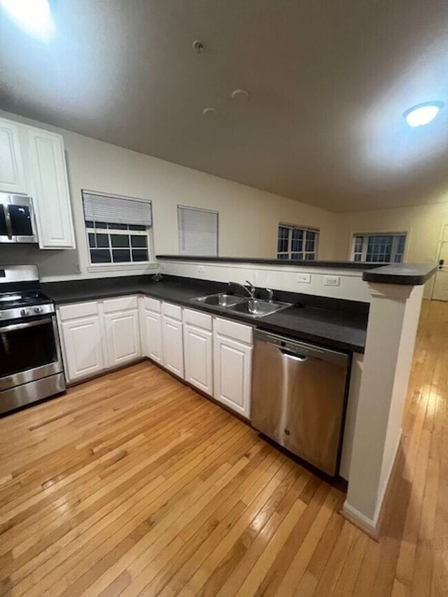 1053 Maiden Ln Unit 1053