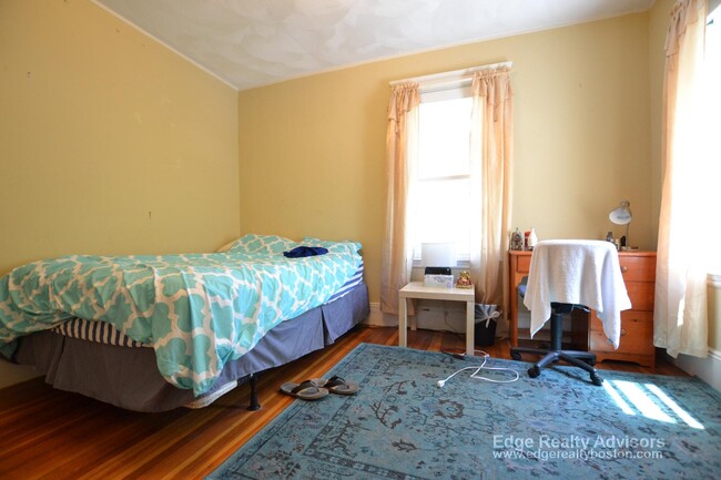 Photo - 509 Washington St Apartments Unit 2