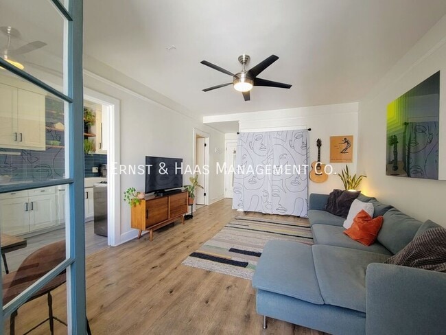 Building Photo - 455 E Ocean Blvd Unit #1008 Rental