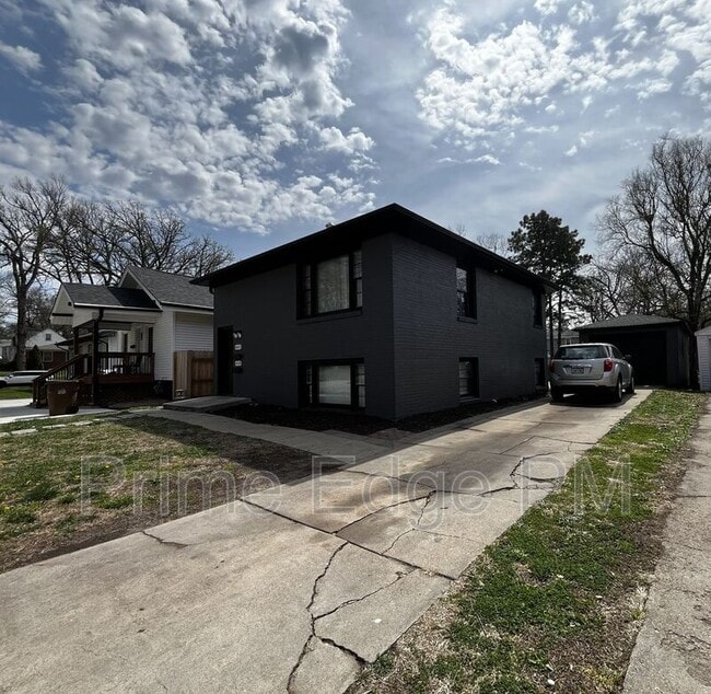 Building Photo - 4027 F St