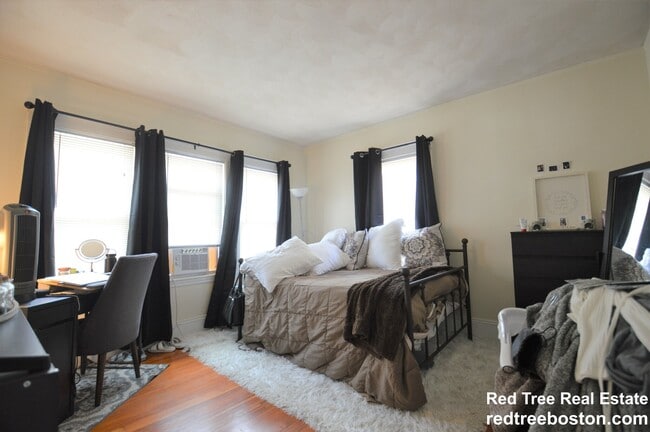 Photo - 18 Hunnewell Ave Condo Unit 2
