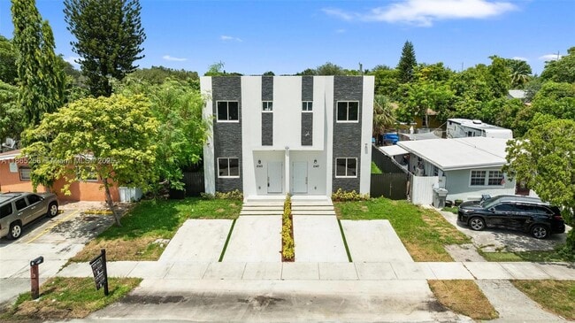 Building Photo - 2143 NW 4th St Unit 2 Rental