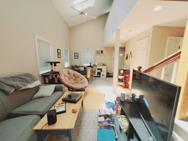 Photo - 37 Cowan Ave Unit 2